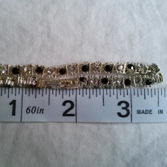 Jewelry Set: 10 Bangles, Tennis Bracelet Wht & Blk Faux Gemstones, Gld/Brs Chain - Picture 8 of 13